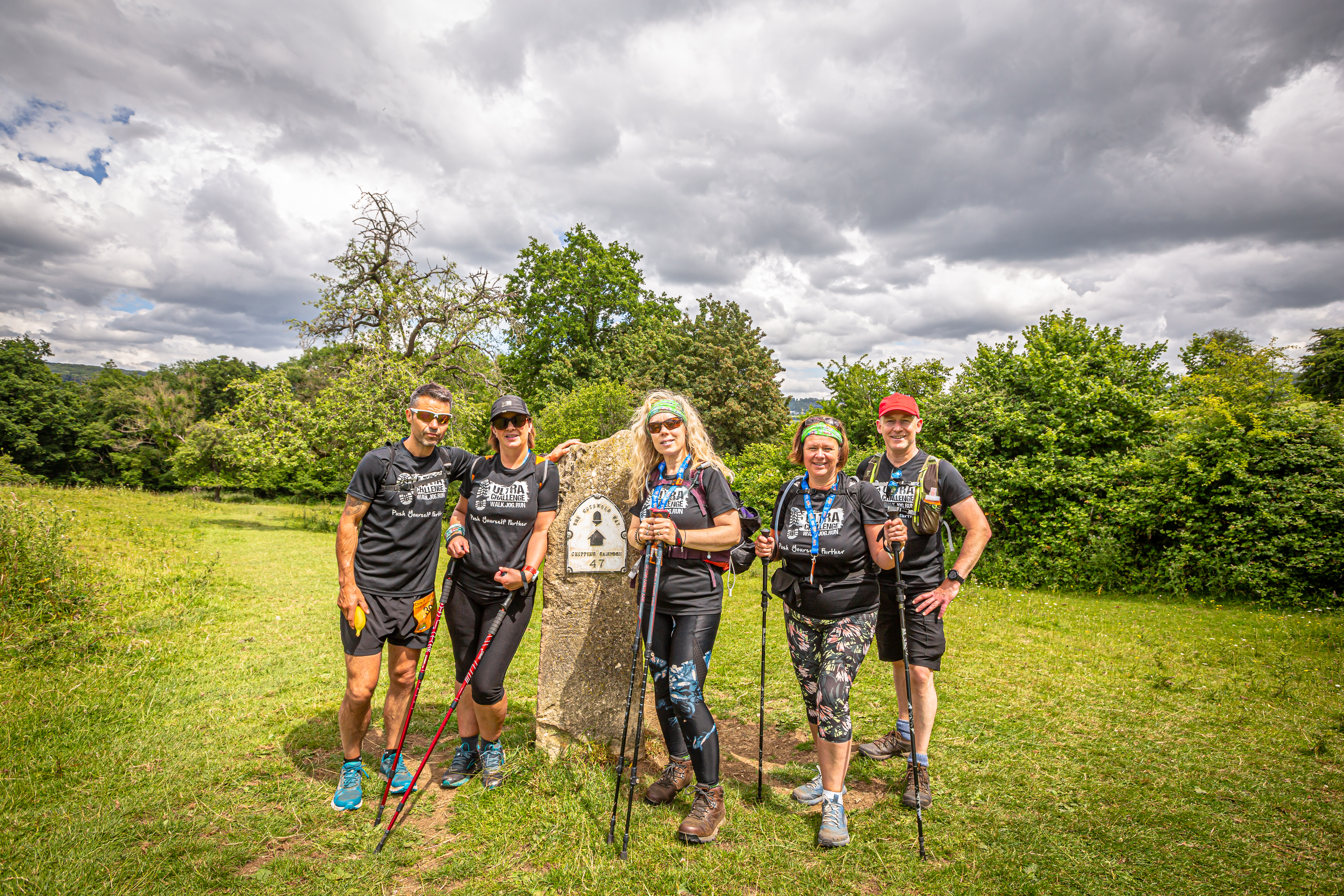 Cotswold Way Ultra Challenge 2026, photo of participants on the route
