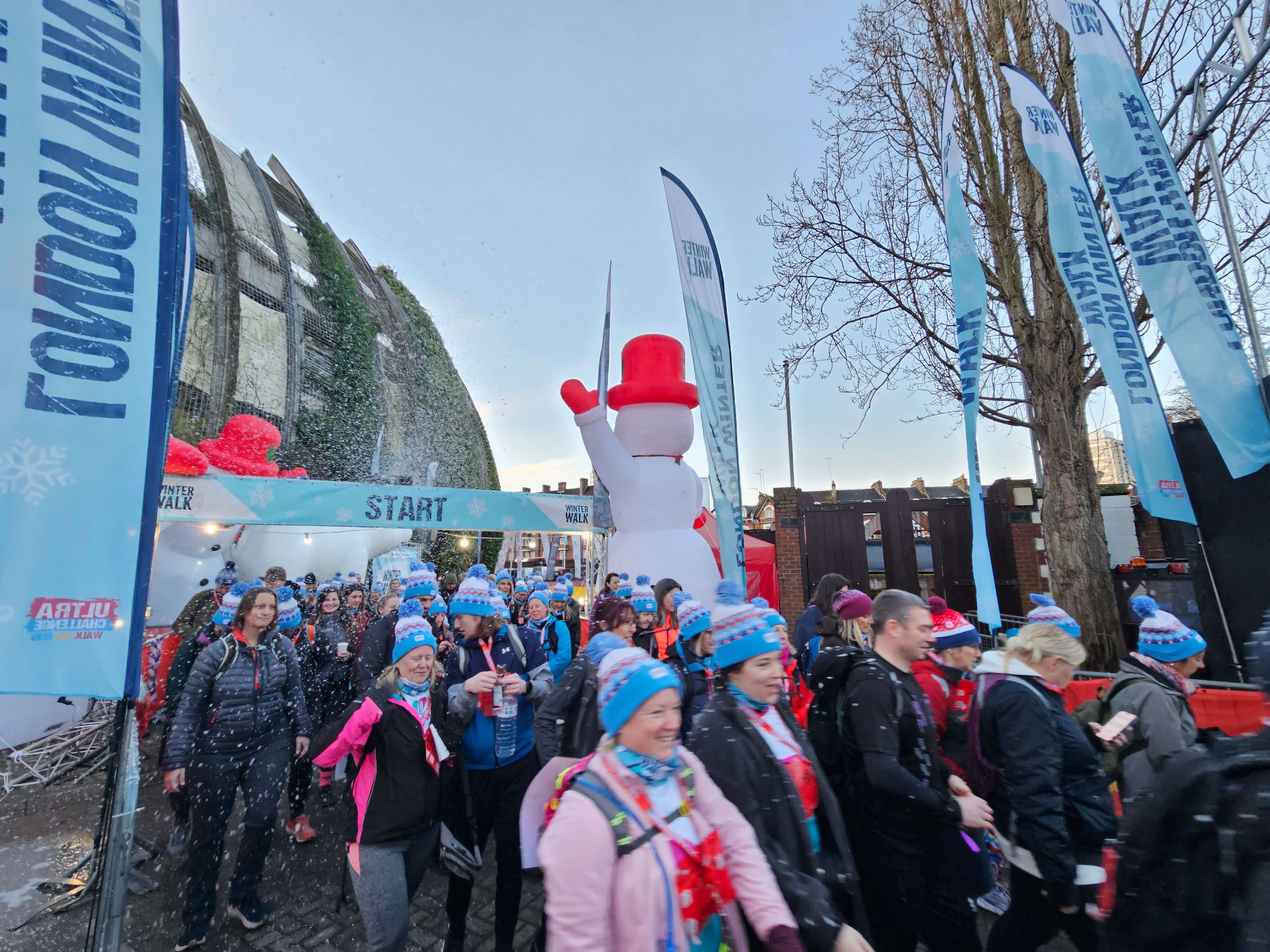 London Winter Walk 2026, photo of participants crossing the start line