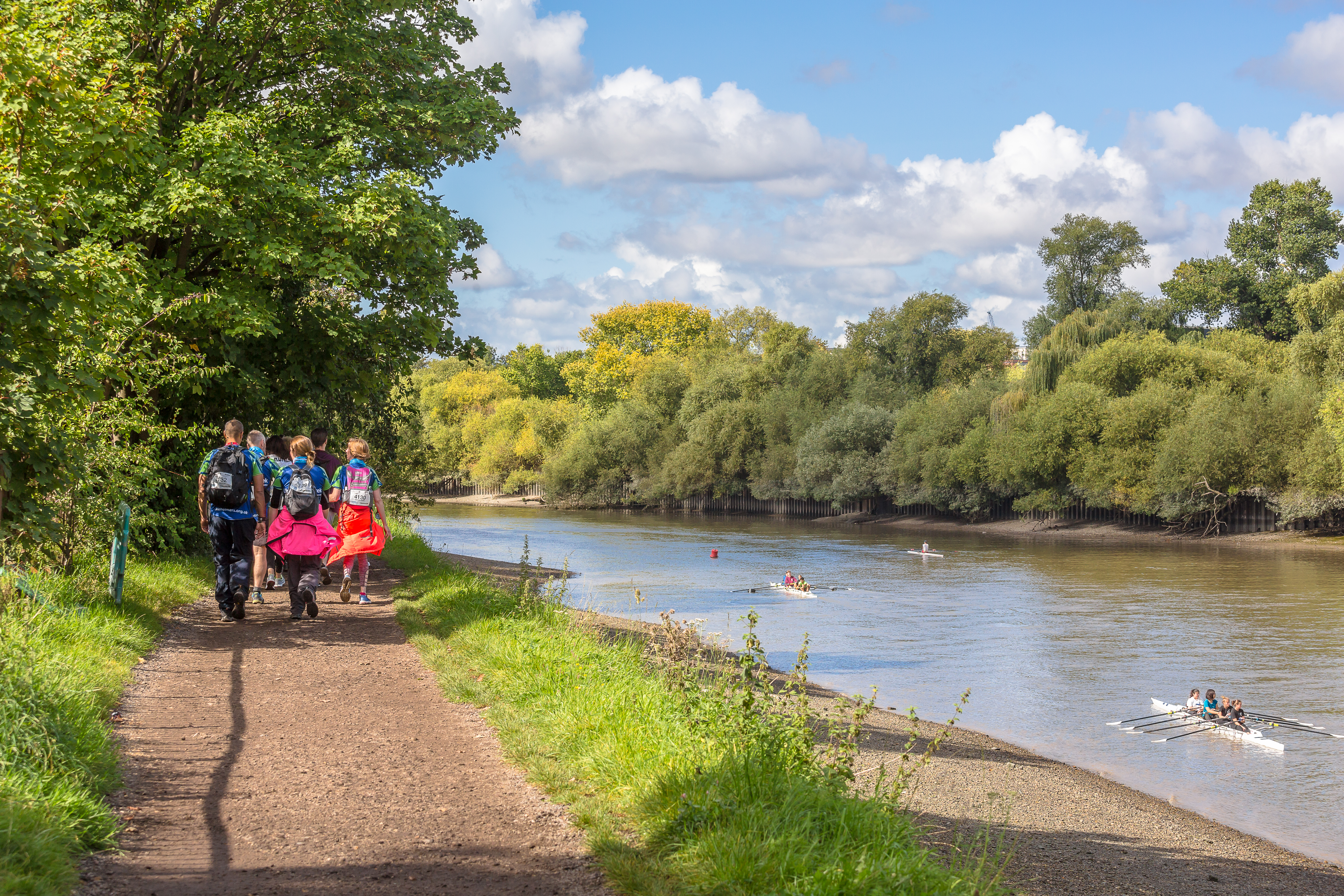 Thames Path Ultra Challenge 2026, photo of participants on the route